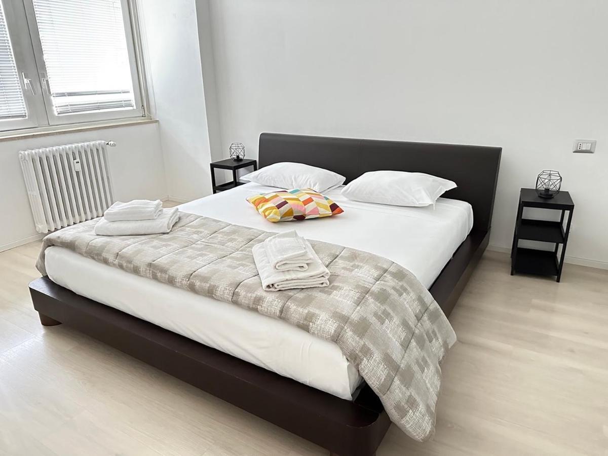Feel - Casa Di Luce Apartment Bergamo Bagian luar foto